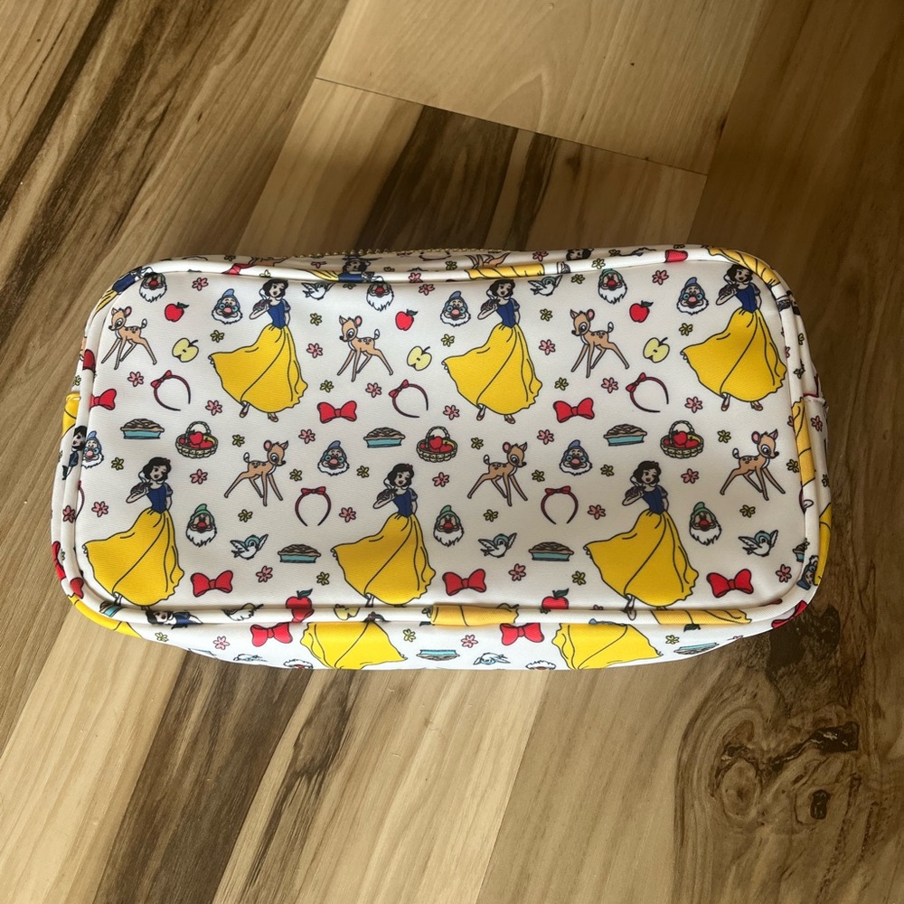 Snow White Pouch
